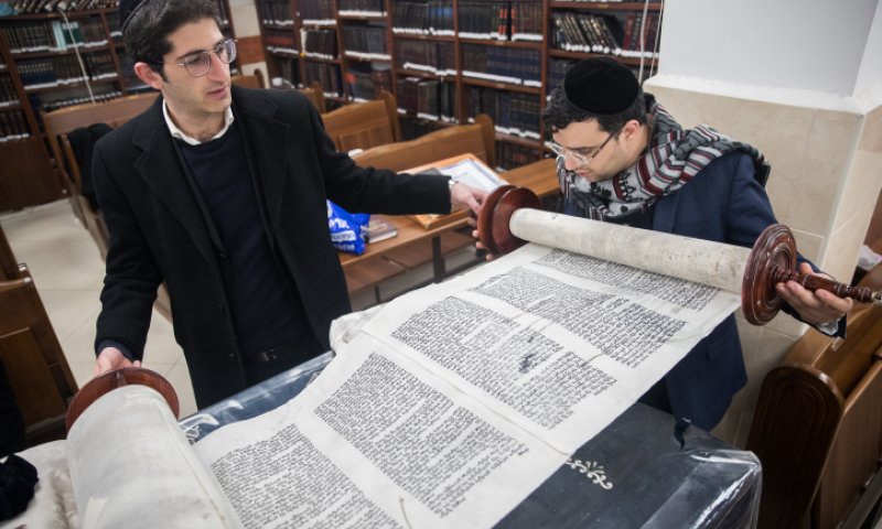 "המומים ומזועזעים": צרפת מגיבה לחילול בית הכנסת