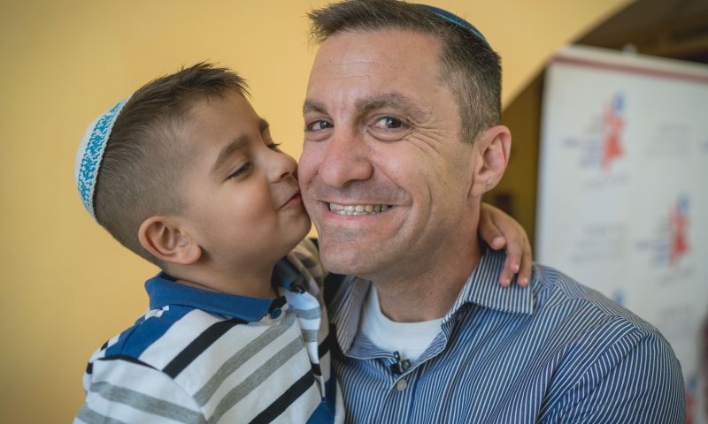 גיבור של העולם ילד | סיפור מיוחד על הצלת חיים