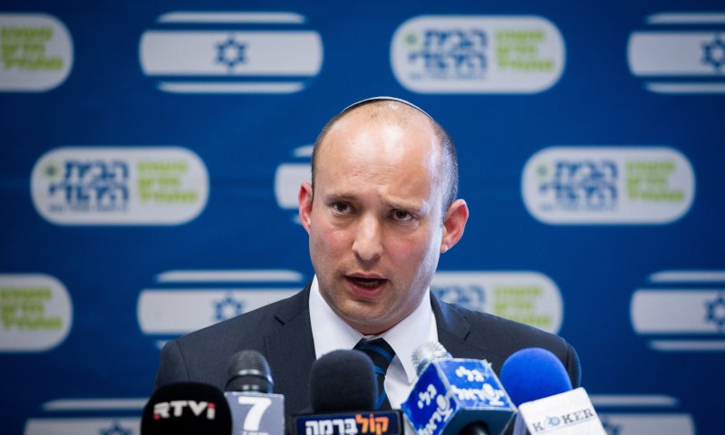 ירון לונדון השתלח בבוגרי המכינה; בנט השיב אש