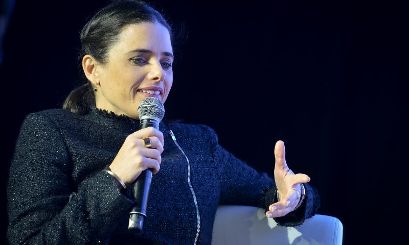 שקד על בקשת נתניהו: "ספין, לא מעורבת בחקירות"