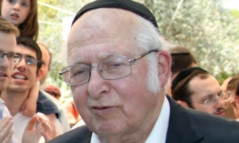 מקצת ממעלותיו של הרב ליכטנשטיין ב &ndash; 3 דקות