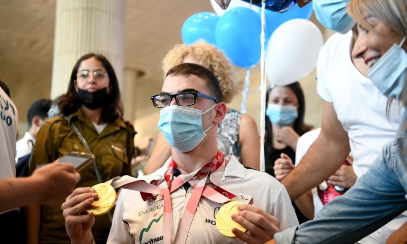 גאווה ישראלית: השחיין עמי דדאון זכה בזהב נוסף