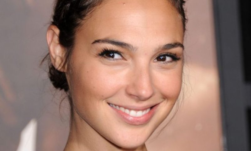 "זוכרת": המחווה המרגשת של גל גדות לניצולת השואה