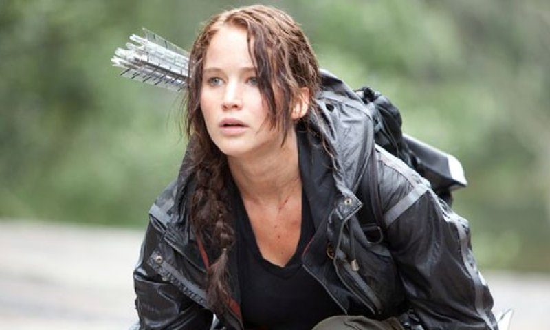 ג'ניפר לורנס רומזת על קאמבק דרמטי ל"משחקי הרעב"