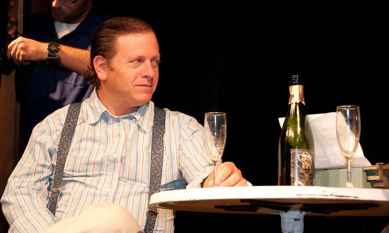 קירחים החוצה: תאטרון אספקלריא במחווה לקישון