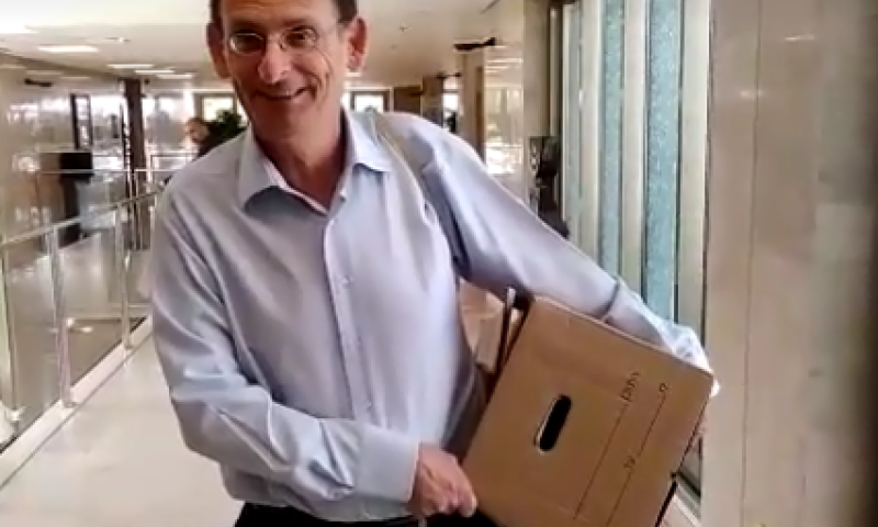 לאחר 13 שנים: דב חנין נפרד מכנסת ישראל