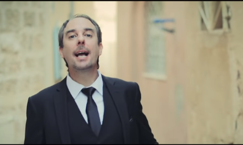 צפו: 'דספסיטו' מתגייר לטובת עונת החתונות