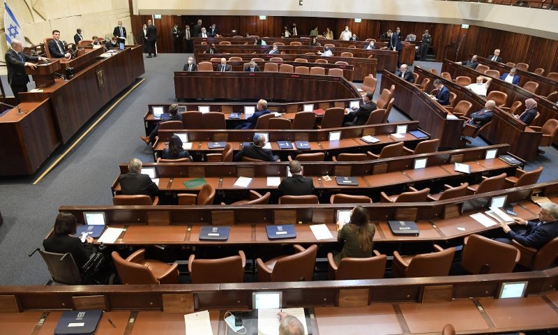 קורונה בכנסת: בת שירות נמצאה כחולת קורונה