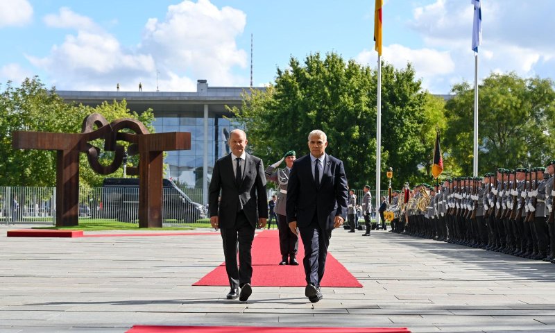 לפיד בברלין: "חזרה להסכם גרעין תהיה טעות קריטית"