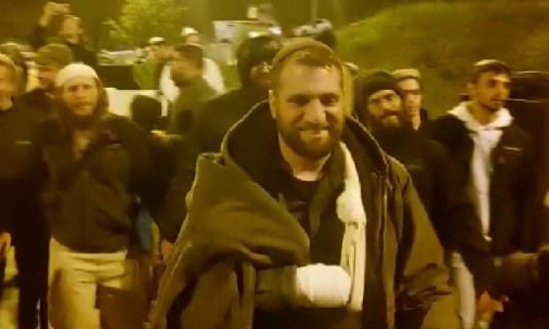 ניצול הפיגוע בחווארה הגיע להפגין. צפו: