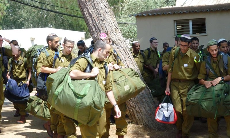 הרב דרוקמן נפרד מהלוחמים הטריים: "שובו בשלום"