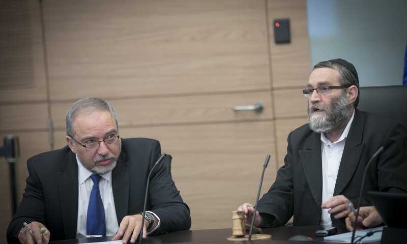 גפני: לא שולל ישיבה עם ליברמן