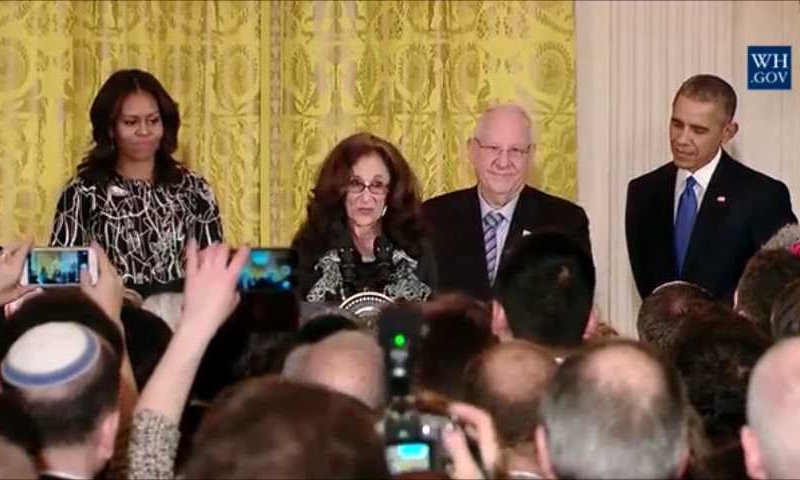 לא רק בנט: ריבלין הדליק נרות, רבה רפורמית ברכה