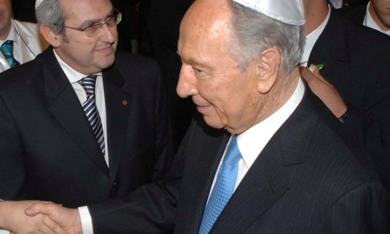 בפתיחת ההיכל בחזרת הש"ץ מכובד הנשיא שמעון פרס