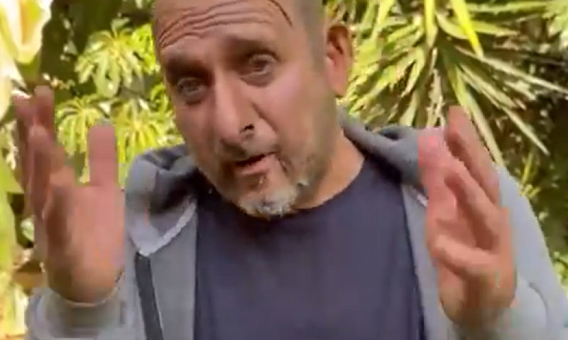 "אל תרחמו עלי": חנוך דאום מגיע לארץ נהדרת