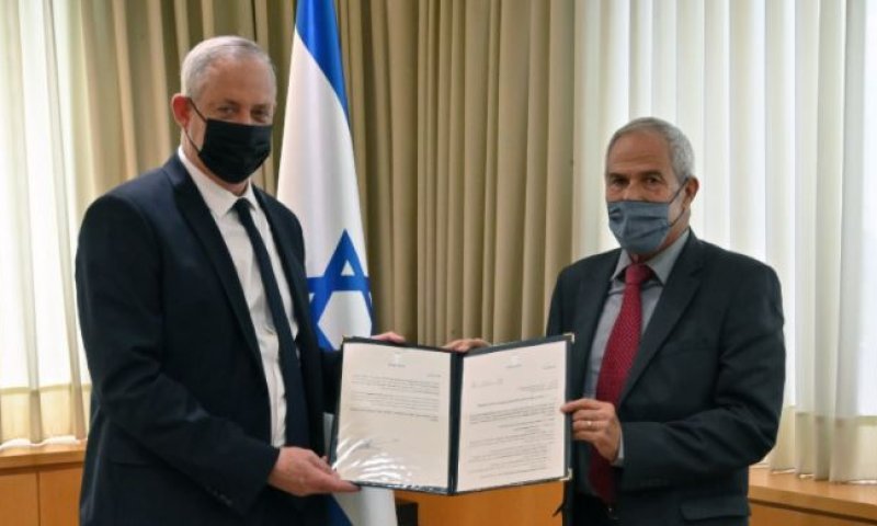 דרמה: גנץ מקים ועדת בדיקה לפרשת הצוללות