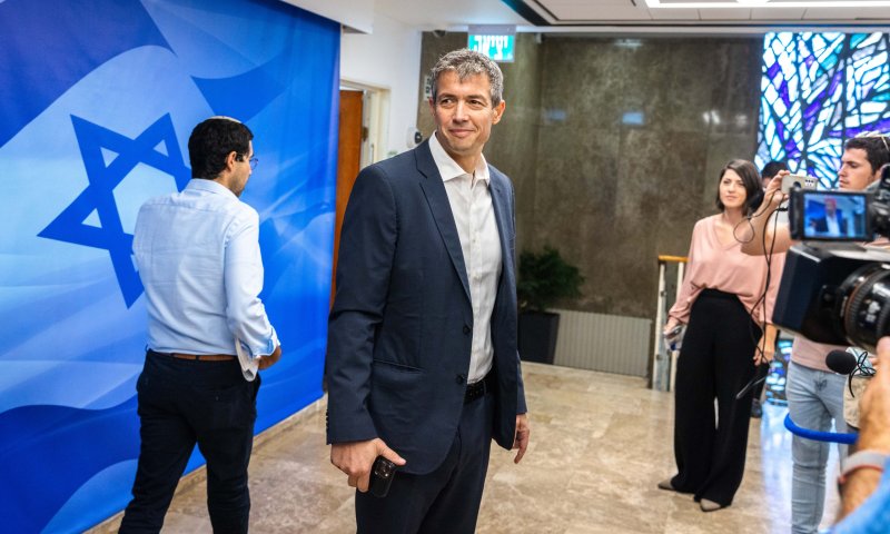 הנדל על העתירה של יש עתיד: פופוליזם