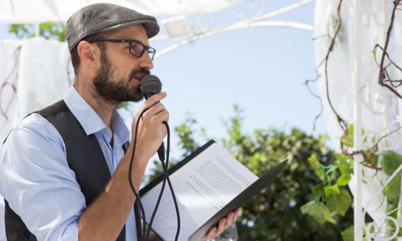 'הרב' שמחתן ממבט ראשון משיב אש