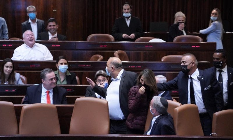 רע"מ במחאה: הקואליציה ביטלה את ההצבעות במליאה