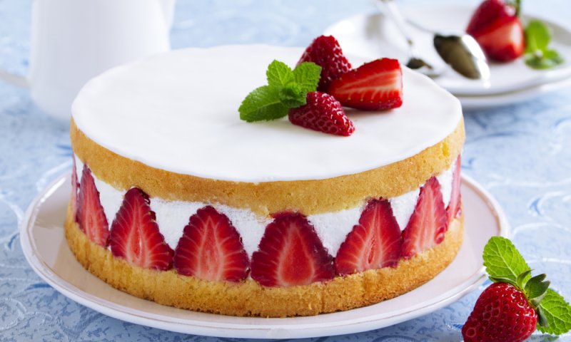 החיים תותים: הקינוח המושלם לשבת בבוקר