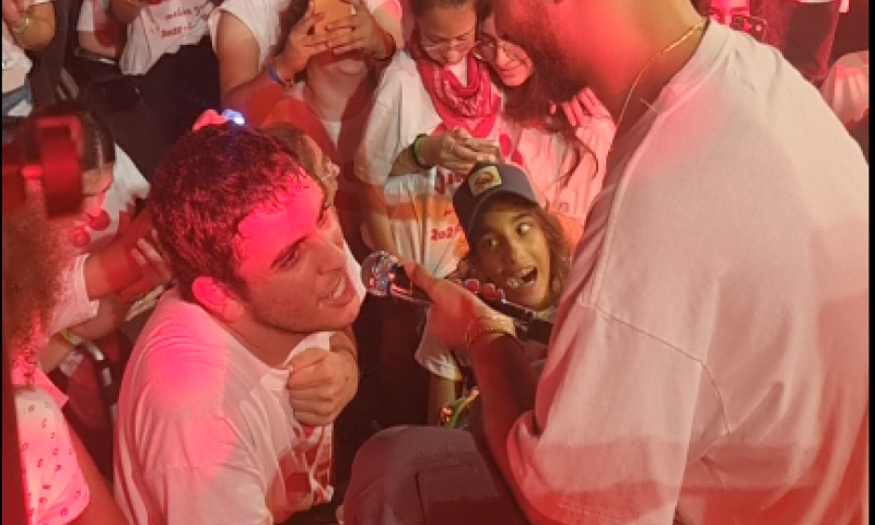 מרגש: נער מ'קו לחיים' שר עם עדן חסון | צפו