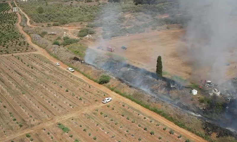 שריפת פסולת נרחבת סמוך לרחובות, נזק נגרם לרכבים ומבנים