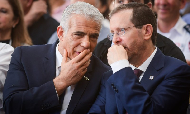 מאמץ הנשיא לדיאלוג: ייפגש מחר עם לפיד