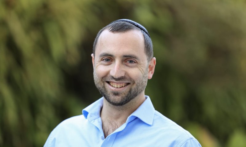 איש התקשורת הסרוג חושף: סובל מפוסט טראומה; לוקח הפסקה