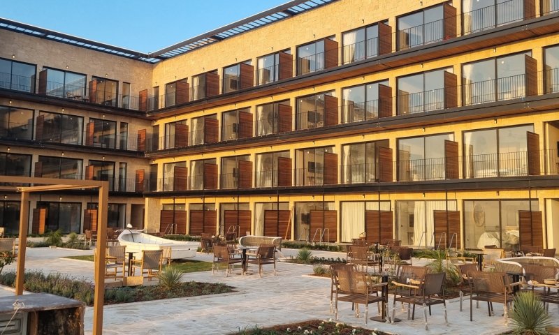 גורדוניה זכרון יעקב: מלון חדש חונך את הבריכה הארוכה בארץ