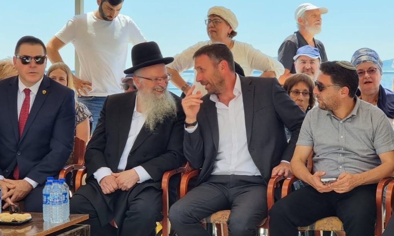 הרב אליהו מסביר: למה רקדתי עם מתן כהנא