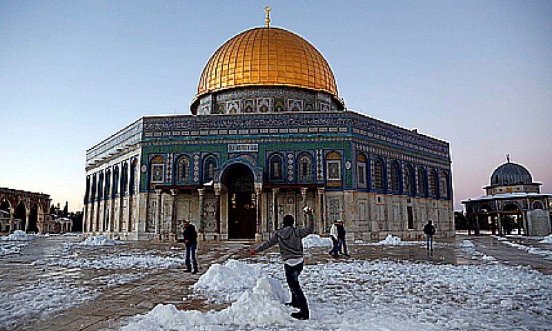 "שרידים מבית המקדש מופקרים בהר הבית"