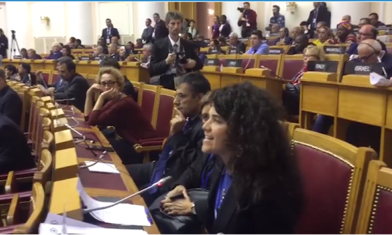 צפו: משלחת הכנסת יוצאת במחאה מהמליאה ברוסיה