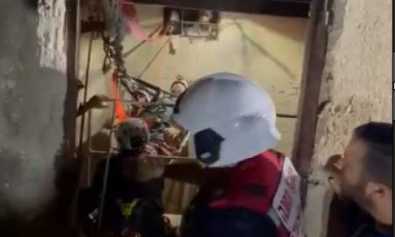 אב ובתו נפלו לבור של 15 מטר; אח בן ה-5 קרא לעזרה