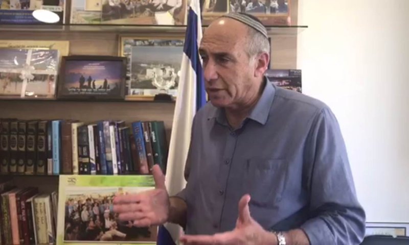 "דוד המלך ואברהם אבינו למדו תורה והיו בצבא"