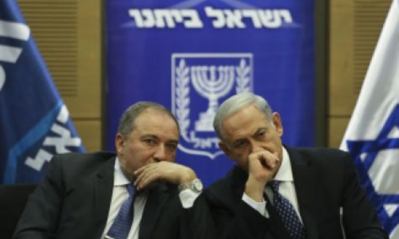 לקראת פניית פרסה; ליברמן יביך את נתניהו?