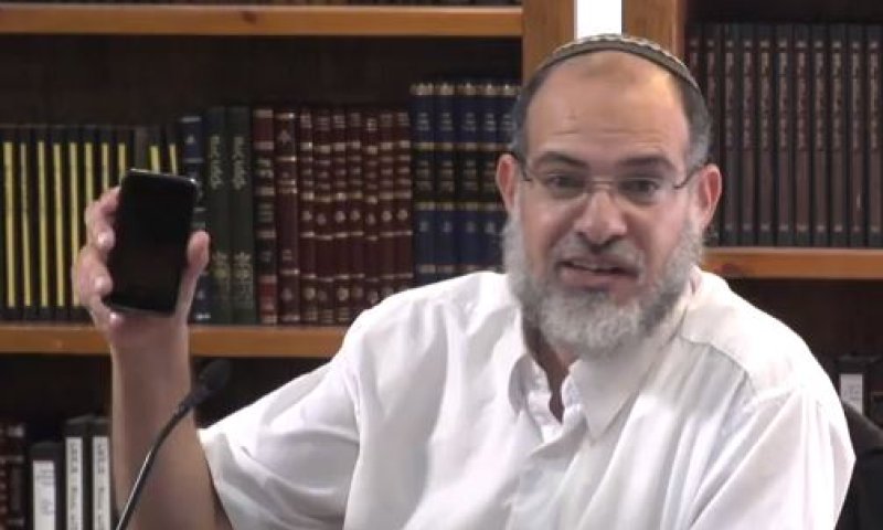 הרב טמיר: איך שומרים על קשב וריכוז בעידן הסמרטפון?