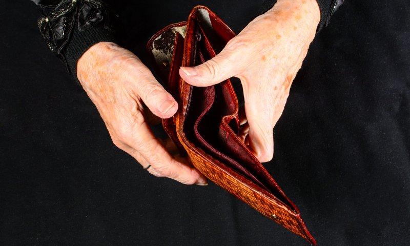 מאוקראינה: נוכלים הפילו בפח ועקצו אלפי קשישים