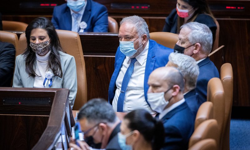 בקואליציה תוקפים את בנט: "הוא פשוט מתעלם"