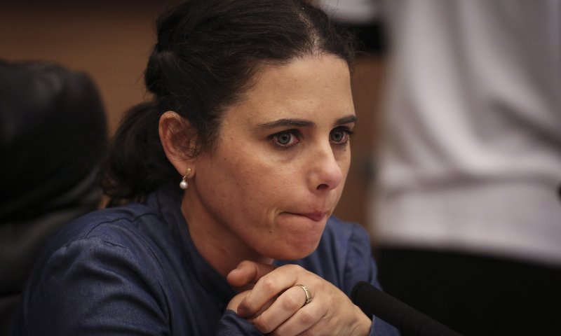 שקד: "הסרת המצור היא טעות קשה"