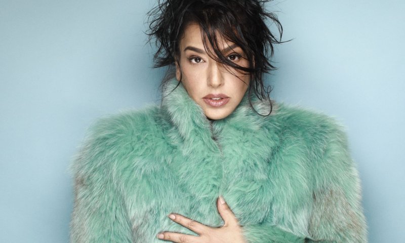 דיקלה פרום דה בלוק: הזמרת משחררת אלבום חדש ומסקרן