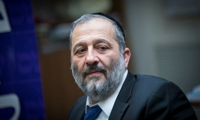 דרעי: "שאף אחד לא ילמד אותי מה זה כבוד המת"