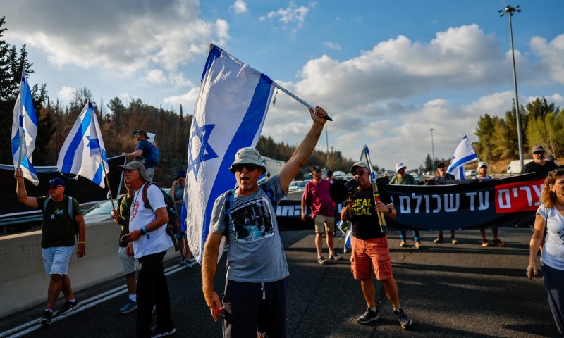משפחות החטופים לטראמפ: "זקוקים לעסקת כל העסקאות"