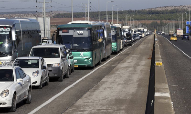 מחדל סגירת הכביש ביום שישי: עשרות נתקעו בדרך