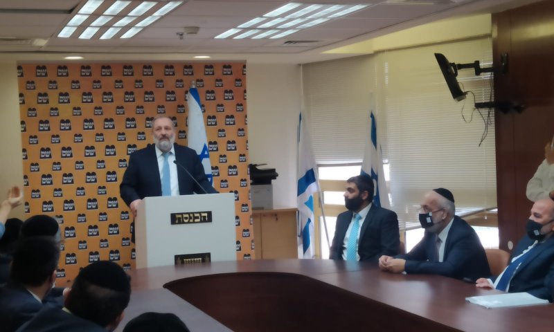 דרעי: "הצעה לא משנה את המשטר, זה הפתרון היחיד"