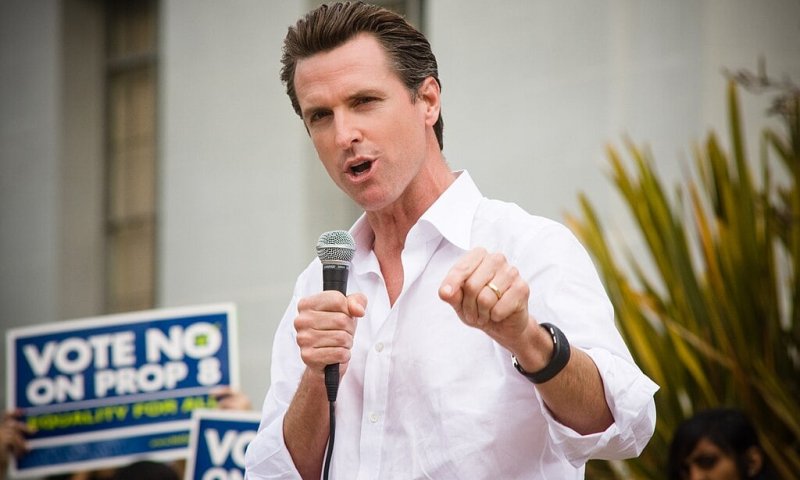 הנשיא הבא של ארה"ב? מושל קליפורניה הודה כי יתמודד בבחירות