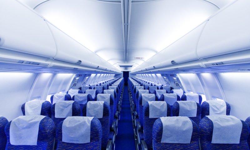 השפלה: נוסע כבד משקל הוכרח לקנות 2 כרטיסים