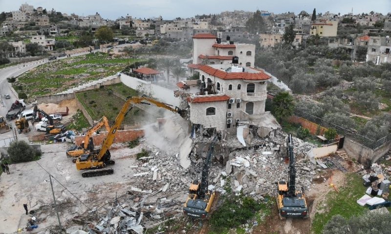 כוחות המנהל האזרחי הרסו 3 מבנים פלסטיניים ליד ציר 446