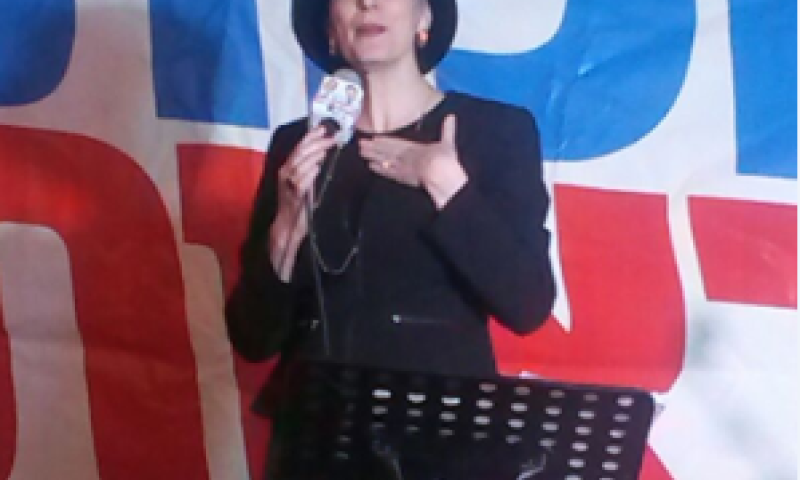 "לא בטוחה שהמזוזה רוצה שגרבוז ינשק אותה"