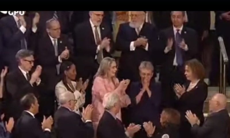 בזמן הנאום: מחיאות כפיים ללאה גולדין| צפו