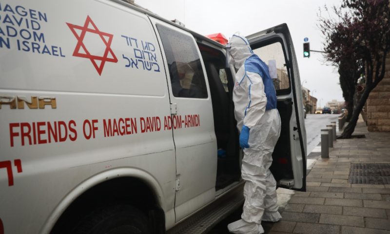 סכנה לחייה: חולת קורונה מאושפזת בי-ם במצב אנוש